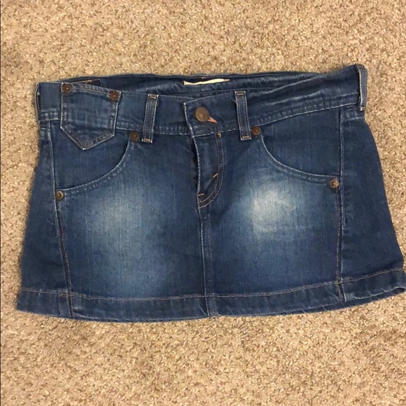 Levi’s Jean skirt - Picture 1 of 3